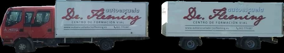 Camión con remolque de prácticas de la Autoescuela Doctor Fleming